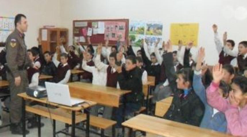 2013 Yılında Da Jandarma Trafik Eğitimde Hız Kesmedi