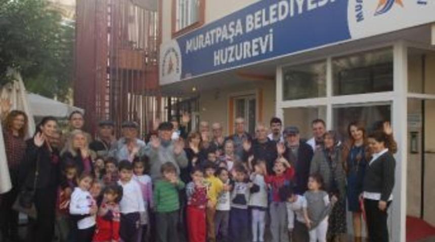 Muratpaşa&rsquo;nın Minikleri Huzurevi&rsquo;nde