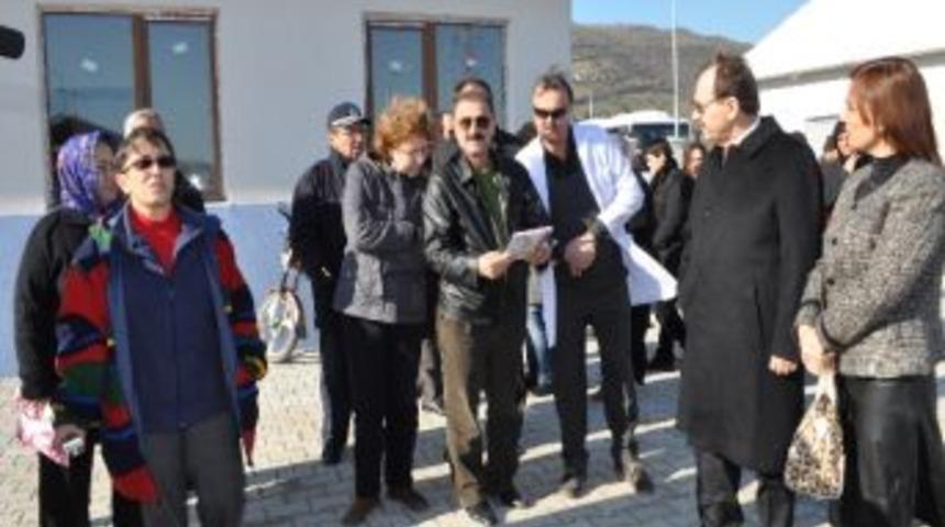 Hayvanseverler Barınağı İnceledi