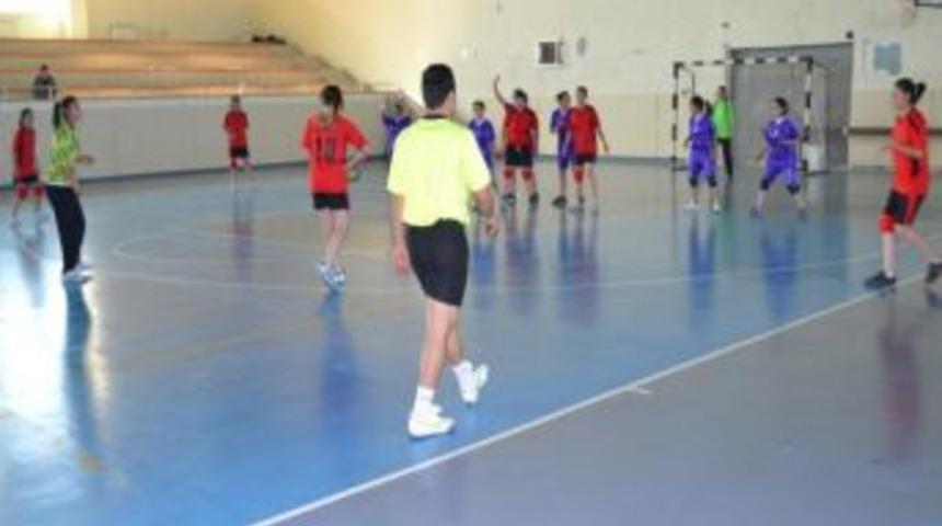 Van&rsquo;da Okullar Arası Hentbol Turnuvası