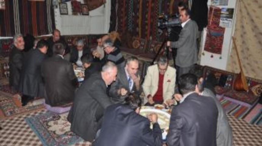 Sorgun&rsquo;da Aşıklar &ldquo;arabaşı&rdquo; Yemeğinde Bir Araya Geldi