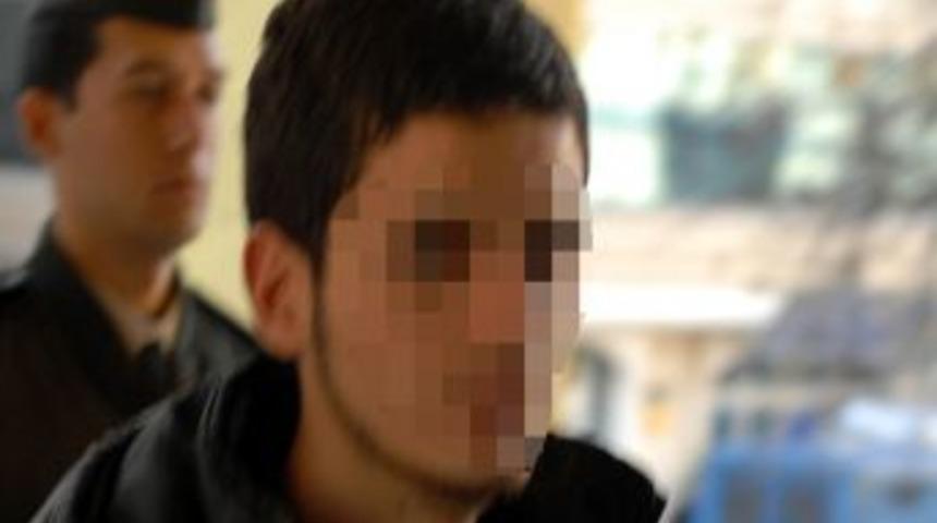 Asker Firarileri Sahte Kimlikle Yakalandı