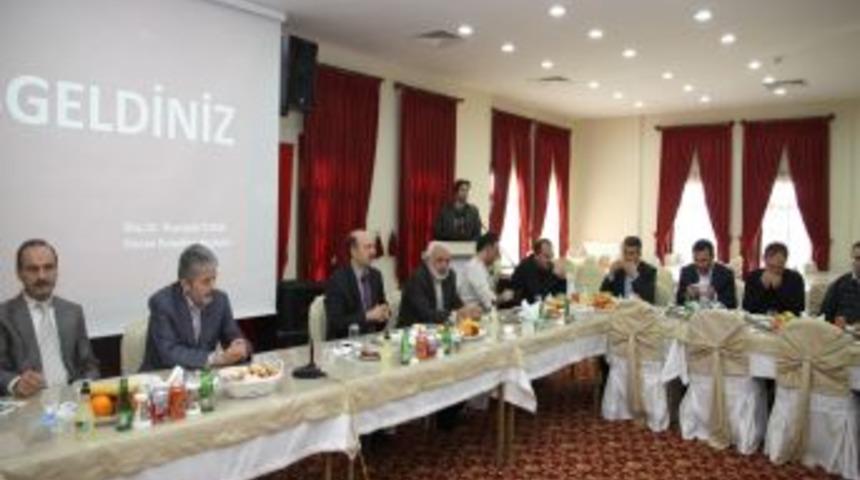 Başkan Tuna, Hukuk&ccedil;ularla Istişare Toplantısı Yaptı