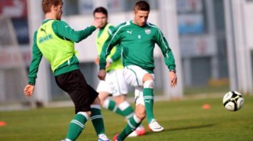 Bursaspor, Hazırlıklarını S&uuml;rd&uuml;rd&uuml;