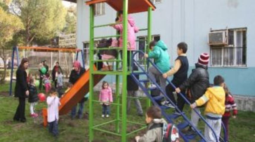 Altınova&rsquo;da &Ccedil;ay Geliri Oyun Alanı Oldu