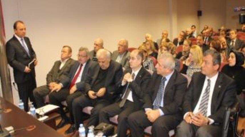 Vali Ayyıldız, Ucak Seferlerıne Destek Icın Toplantıya Katıldı