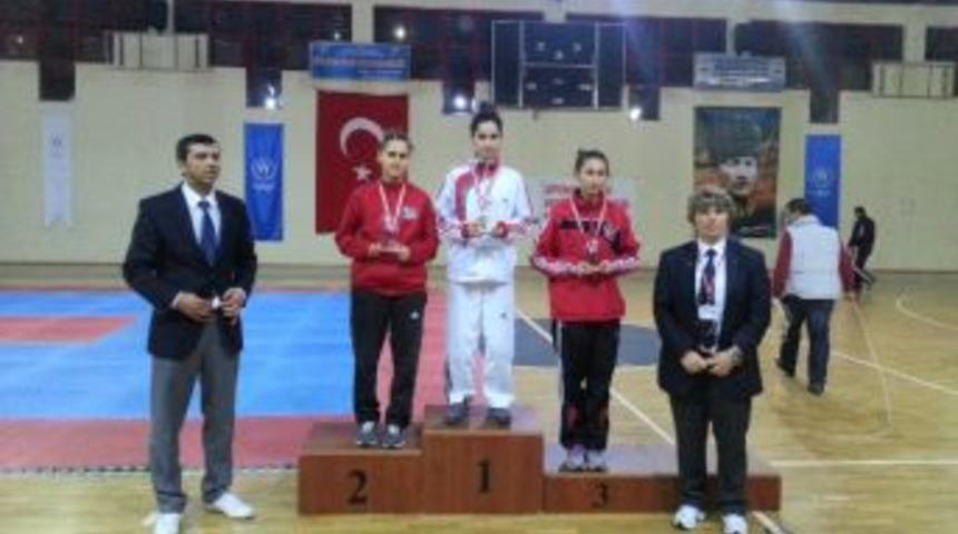 G&uuml;rsu&rsquo;da Kazanılan Şampiyonluklar Taekwondo Sporuna İlgiyi Artırdı