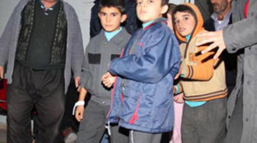 Balıkesir'de &ouml;ğrenci servisi devrildi