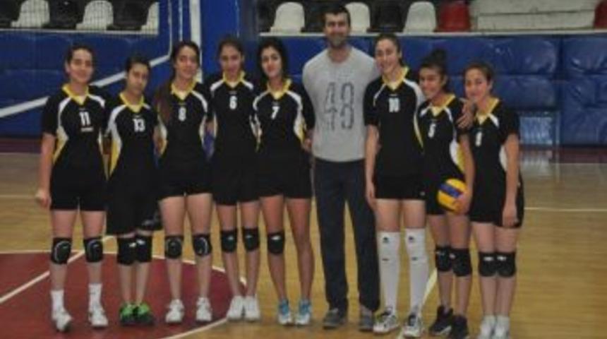 Bayan Voleybolu Malatya&rsquo;da Gelişimini S&uuml;rd&uuml;r&uuml;yor