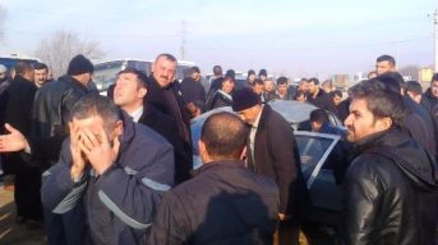 Kamyon Otomobile &Ccedil;arptı: 3 Yaralı