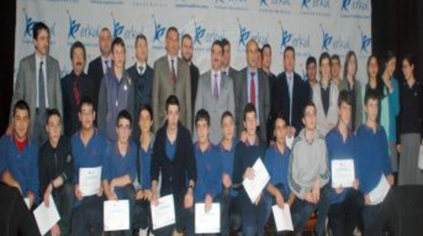 &Ouml;zel Erkul'un Proje Yarışmasında Dereceye Girenler &Ouml;d&uuml;llerini Aldı