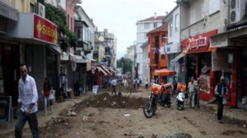 Barış; &ldquo;sevgi Yoluna Dikilen Yaşlı Zeytin Ağa&ccedil;ları Uygunsuz&rdquo;