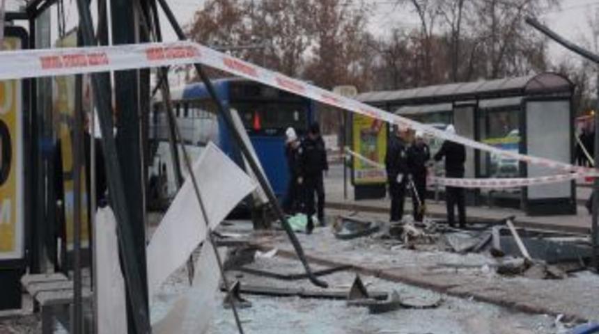 Başkent&rsquo;te Belediye Otob&uuml;s&uuml; Yolcu Duraklarına Daldı