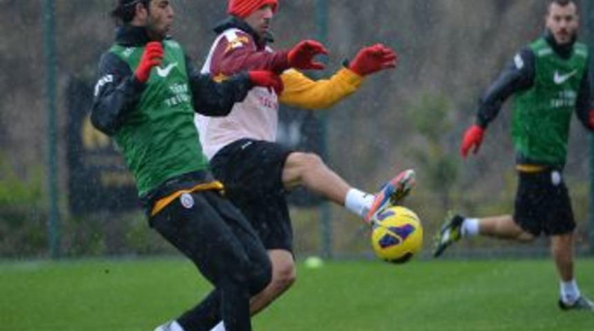 Galatasaray, Antalya'da &Ccedil;alışmalarını S&uuml;rd&uuml;r&uuml;yor