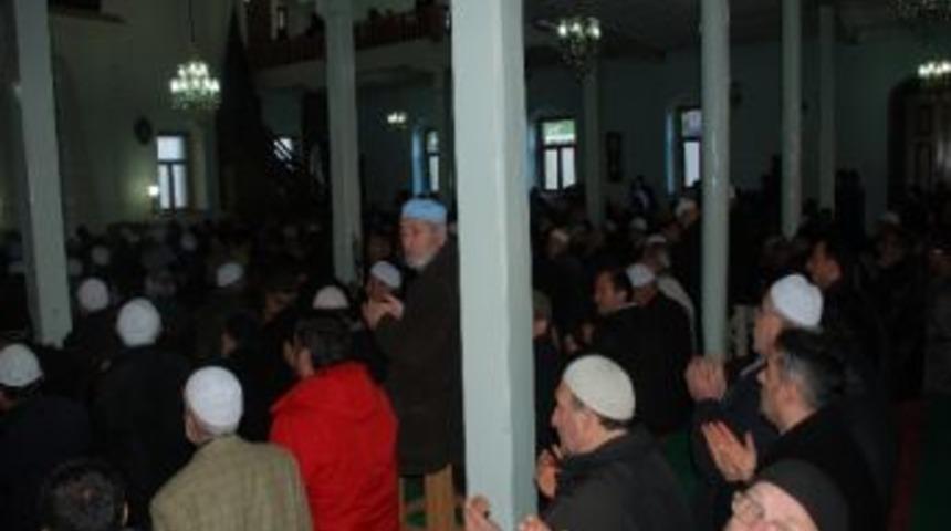 Ahmet Hamdi İshakoğlu &Ouml;l&uuml;m&uuml;n&uuml;n 7. Yılında Anıldı