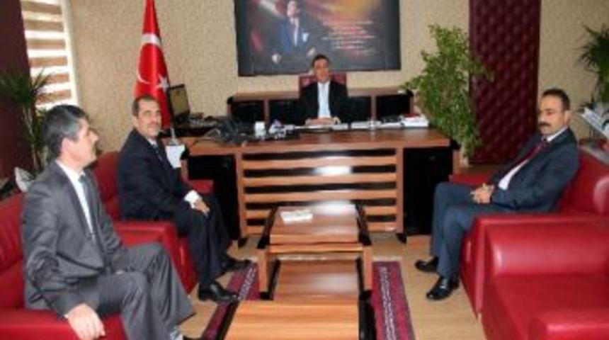 Balıkesir T&uuml;rk Eğitim Sen'den M&uuml;d&uuml;r Caner'e Ziyaret