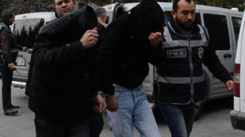 Liseli kıza 5 kişi tecav&uuml;z etti
