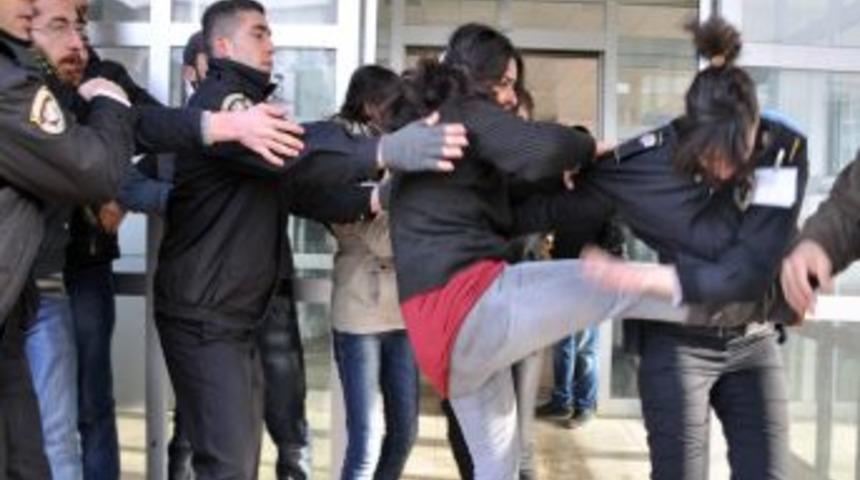 Tunceli &Uuml;niversitesi'nde 20 &Ouml;ğrenci G&ouml;zaltına Alındı