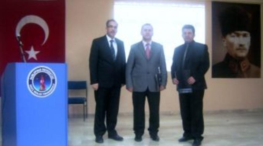 Gediz Meslek Y&uuml;ksekokulu &Ouml;ğrencilerine "madde Bağımlılığı Ve Zararları" Konulu Konferans