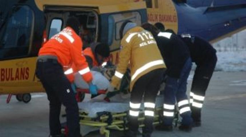 Ayağını Kıran Yaşlı Adam Ambulans Helikopterle Erzurum&rsquo;a Getirildi