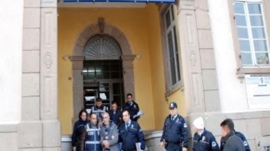 Bergama'da Uyuşturucu Tacirlerine B&uuml;y&uuml;k Operasyon