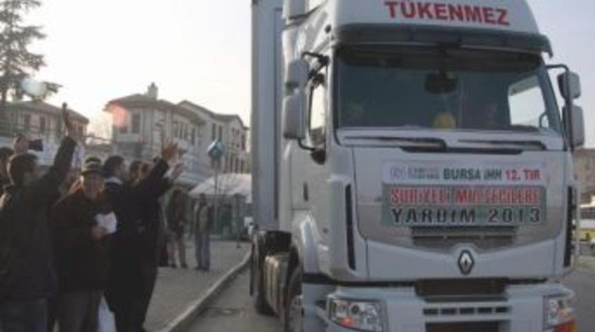 Suriyeli M&uuml;ltecilere Yardım Tırı G&ouml;nderdiler