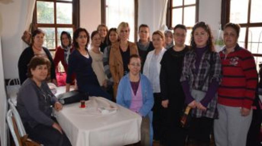 Ev Hanımlarına 'besin Değerlerinin Korunması' Konulu Seminer