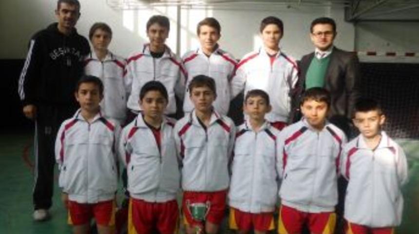 Yavuz Selim Top Koleji &Ouml;ğrencileri, Futsal Turnuvası'nda