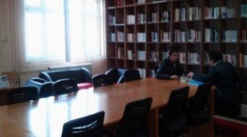 &Ccedil;orlu Myo K&uuml;t&uuml;phanesi&rsquo;ne Kitap Takviyesi