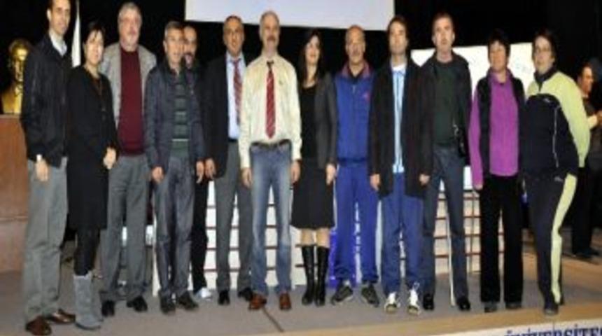 Ad&uuml; Y&uuml;zme Sporunu Masaya Yatırdı