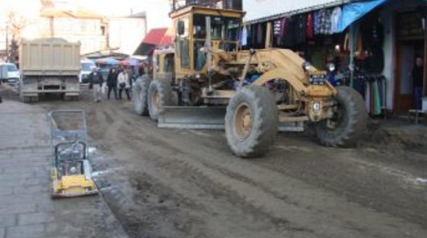 Kocam&uuml;ft&uuml; ve Ah&ccedil;eloğlu Sokak'ta &ccedil;alışma