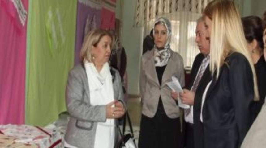 Akpınarlı Kursiyerler H&uuml;nerlerini Sergiledi