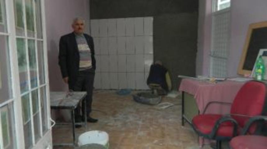 Sandal'da Belediye D&uuml;kkanları Yeniliyor