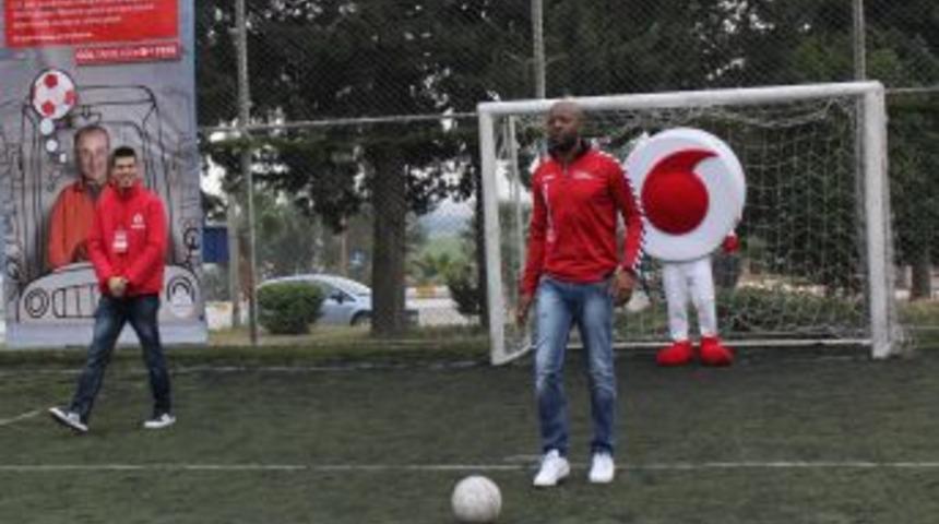 Pascal Nouma: Hayat &Ccedil;ok Kısa, Ben Her Şeyi Yapıyorum