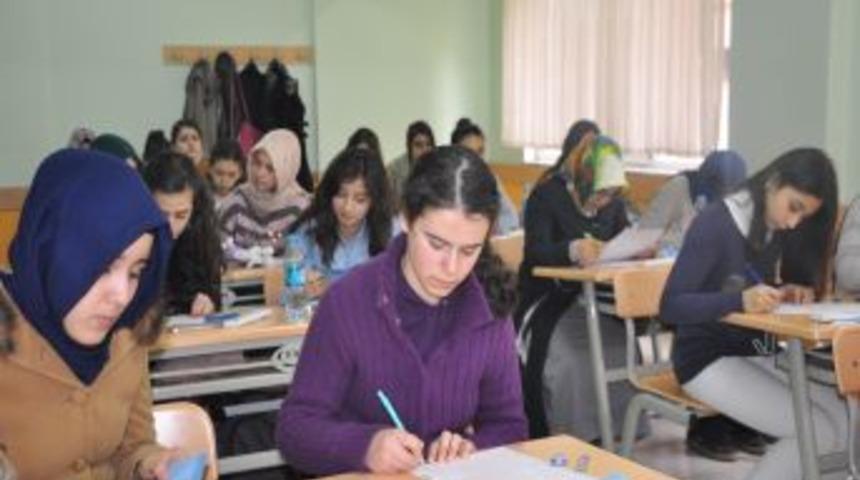 D&uuml;zce FEM'den &Ouml;d&uuml;ll&uuml; Ilk Adım Sınavı