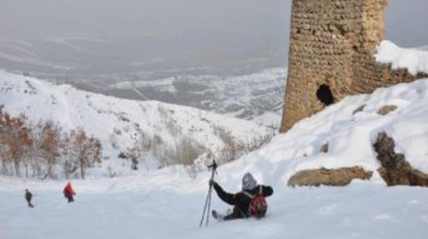 Mudosk, Sarıkamış Şehitleri İçin Kurtik Dağına Tırmanış Düzenledi