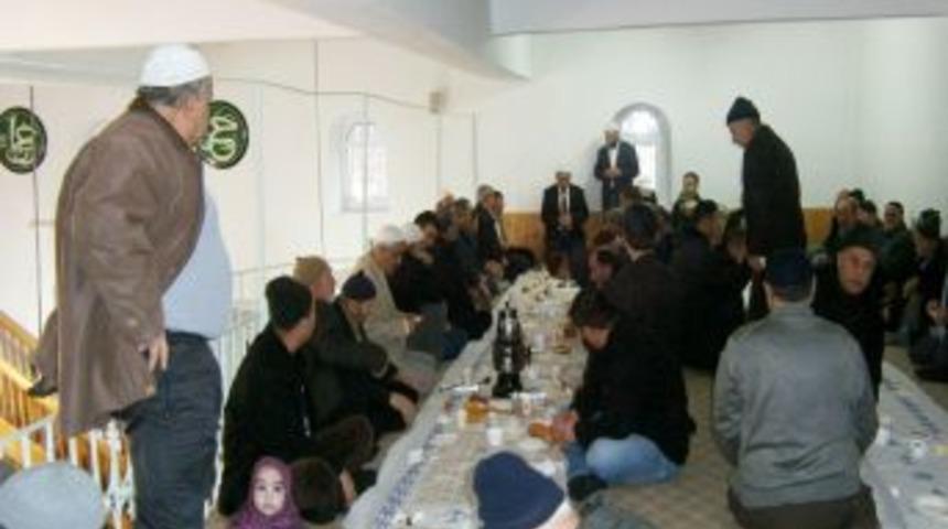 Nevşehir Işıksa&ccedil;an Camisi'nde Hatm-i Şerif Geleneği Devam Ediyor