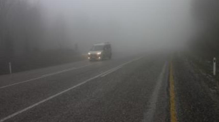 Zonguldak-Ereğli Kara Yolunda Yoğun Sis G&ouml;r&uuml;ş Mesafesini D&uuml;ş&uuml;rd&uuml;