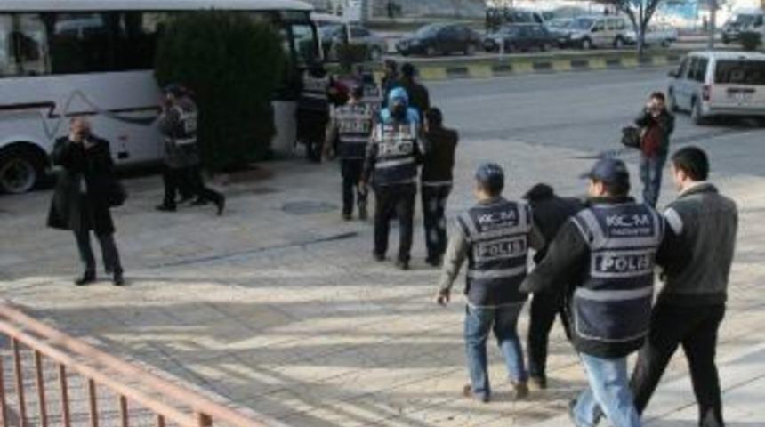 Uyuşturucu Tacirlerinden 15'i Tutuklandı