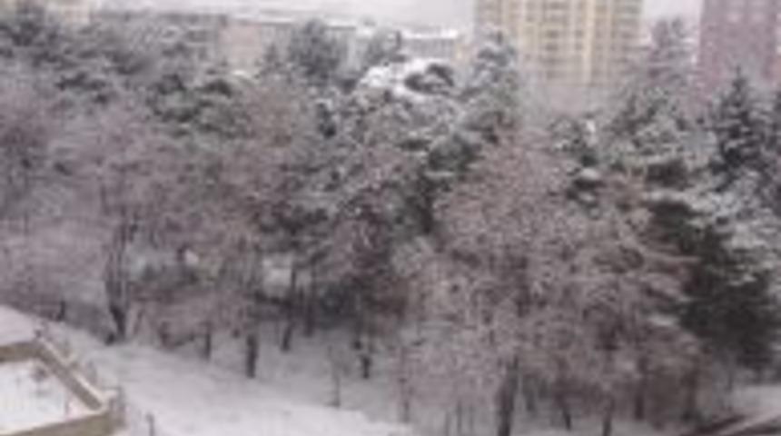 2013 &uuml;n ilk karı yağmaya başladı