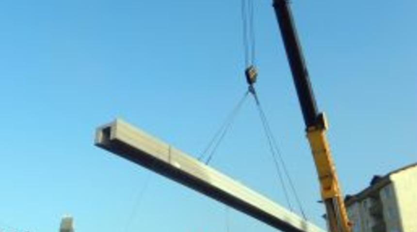 İkinci &Uuml;st Ge&ccedil;idin Blokları Konuldu, Trafik Alternatif Yollardan Verildi