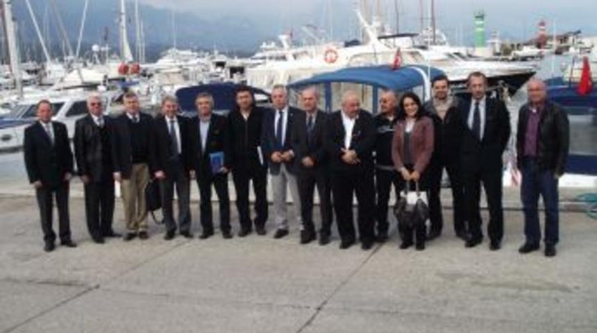 Kemer&rsquo;de Denizcilerin Sorunları Tartışıldı