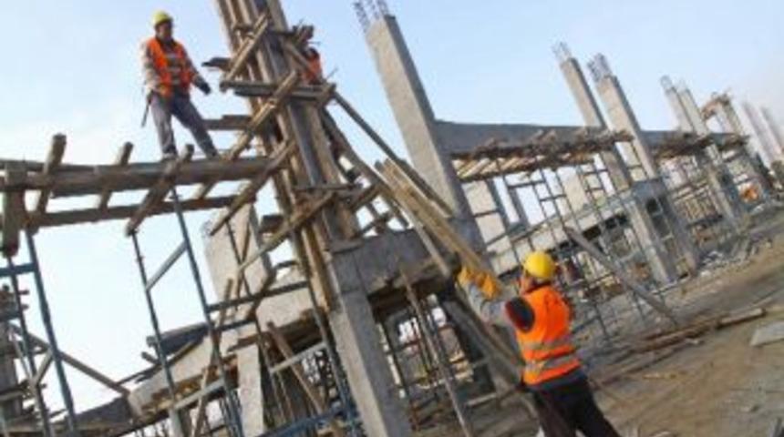 Yeni Hal Binasının Yapımı S&uuml;r&uuml;yor