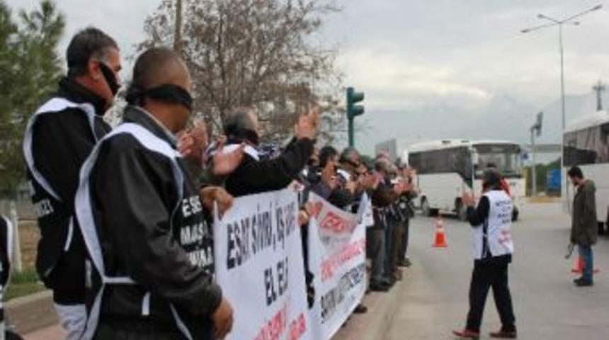 Deba İş&ccedil;ilerinden Sessiz Eylem