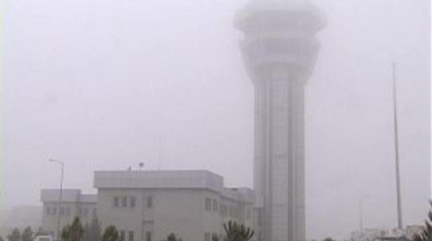 Uçak Yine Urfa'ya İnemedi