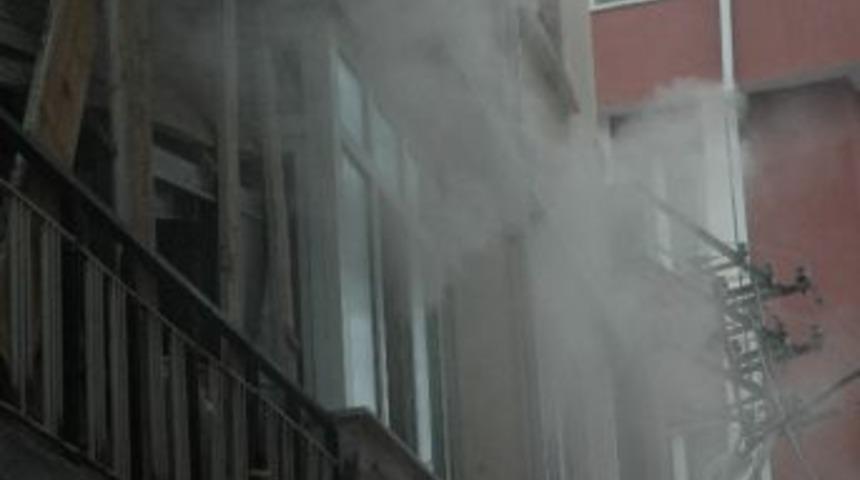 Çakmakla Oynayan Çocuk Evi Yaktı