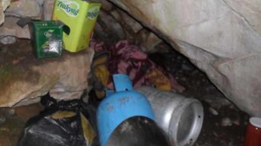 Kulp Kırsalında Ter&ouml;ristlere Ait Yaşam Malzemeleri Ele Ge&ccedil;irildi