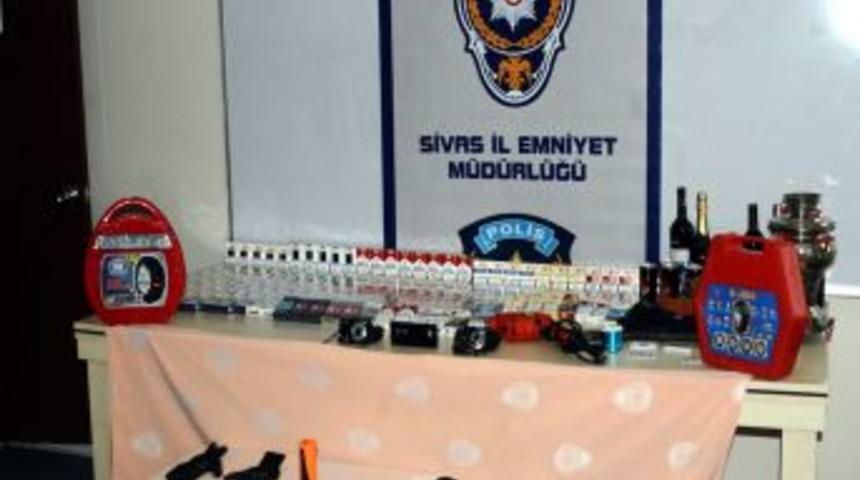 40 Ayrı Hırsızlık Olayının Ş&uuml;phelileri Sivas'ta Yakalandı
