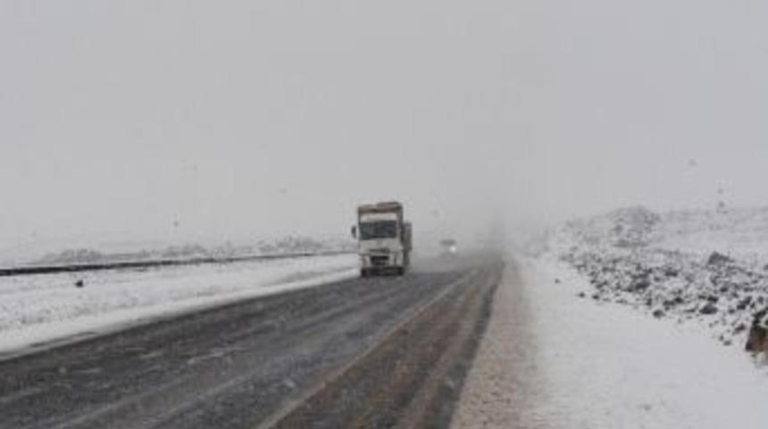 Siverek'te Etkili Kar Yağışı