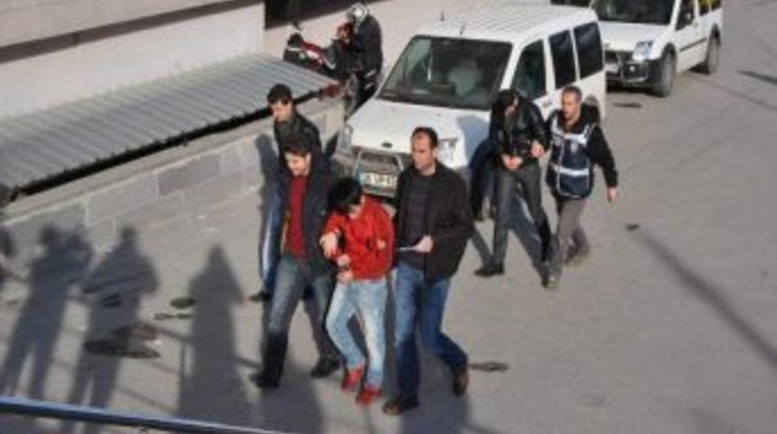 Kar Maskeli Okul Hırsızları Yakalandı